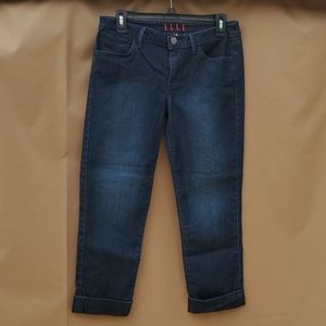 ELLE Cuffed hem ankle or cropped Jeans in a size 6